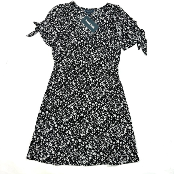 New ModCloth Just Gotta Have It Mini Dress Black flowers - Picture 2 of 7